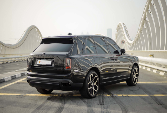 Rolls Royce Cullinan Black Badge Luxury Cars 3499 AED